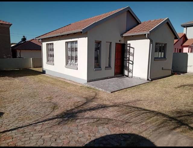 2 BEDROOM PROPERTY TO RENT IN OLIEVENHOUTBOSCH